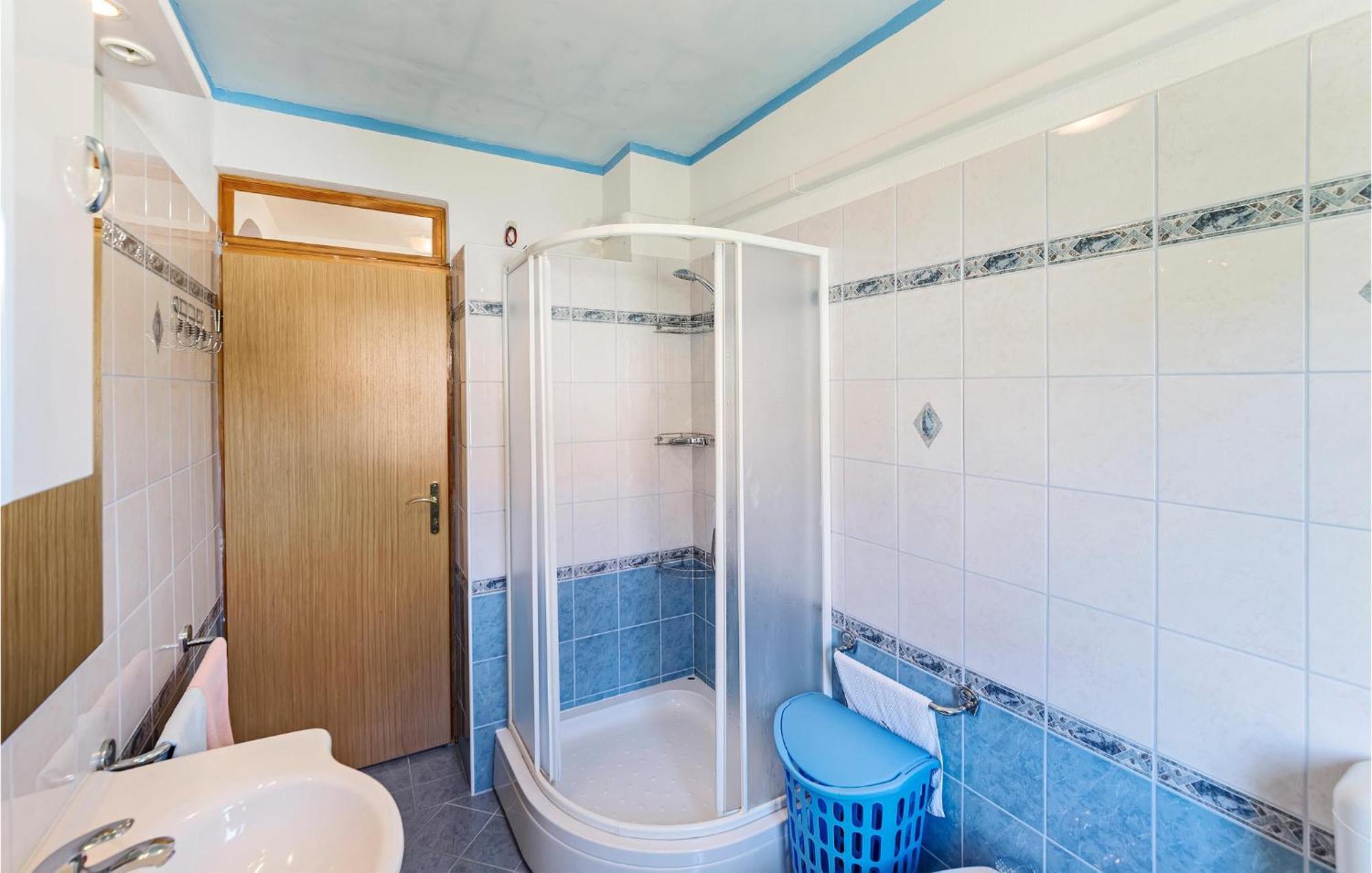2 Bedroom Lovely Apartment In Labin Labin  Extérieur photo
